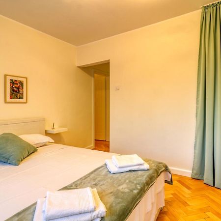 Quito Apartment - Stylish & Quiet Бухарест Экстерьер фото