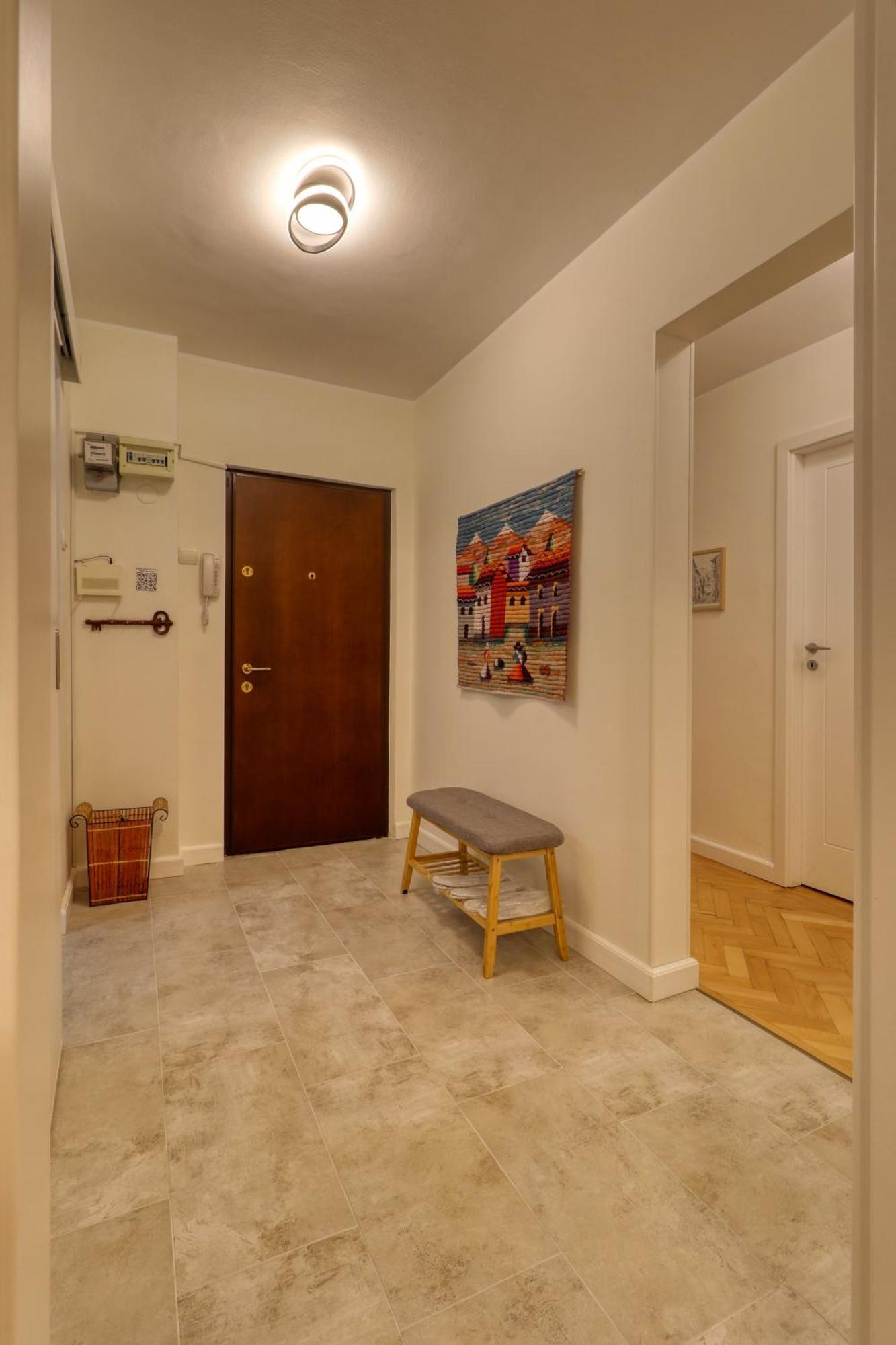 Quito Apartment - Stylish & Quiet Бухарест Экстерьер фото